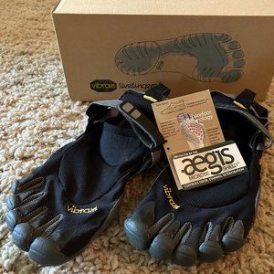 Vibram Five Fingers - Size 8